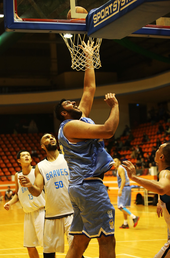 印度姚明初亮相　5年來首度犯滿