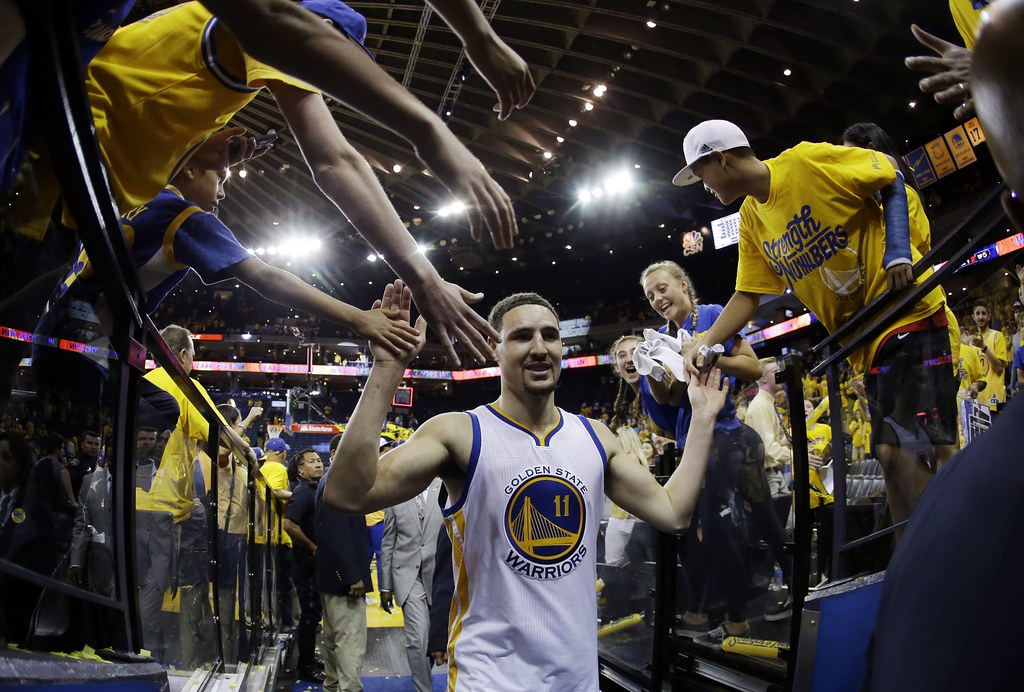 Thompson首節發飆帶動氣勢　勇士主場擒小牛