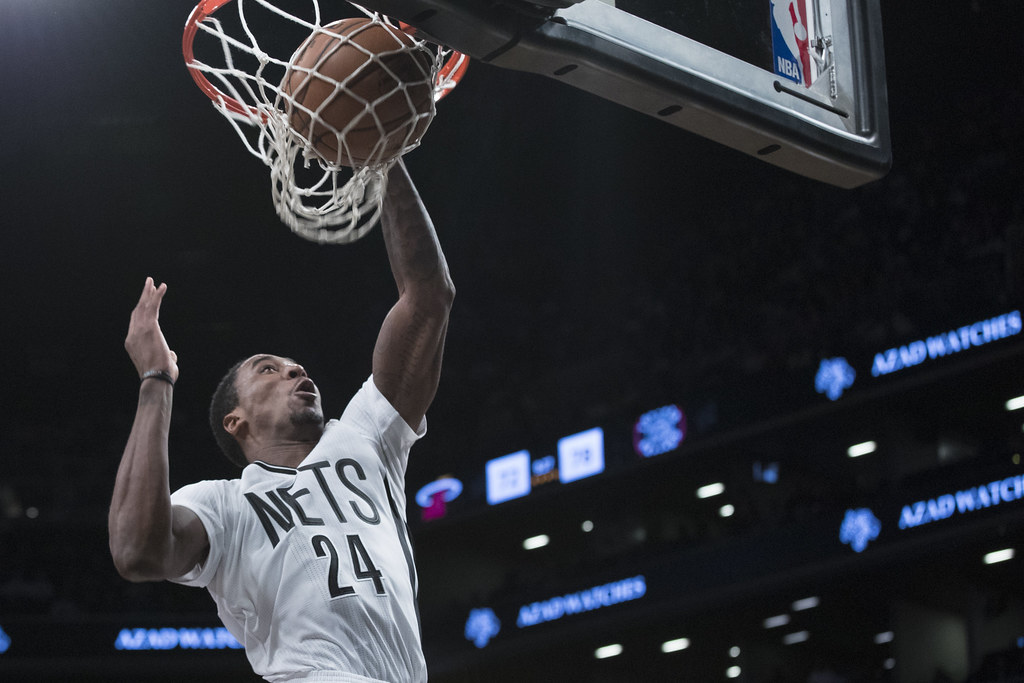 Hollis-Jefferson母助陣　籃網收客場首勝