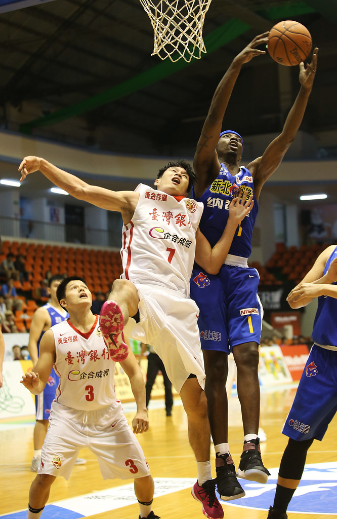 賀夫Q4接管比賽　裕隆退台銀搶勝