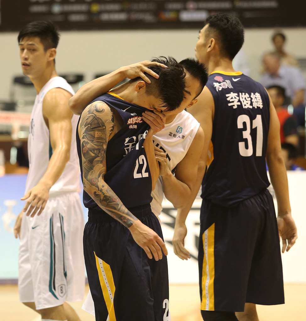 絕殺連3鐵　鄭騏寬自嘲：完成父沒有的成就