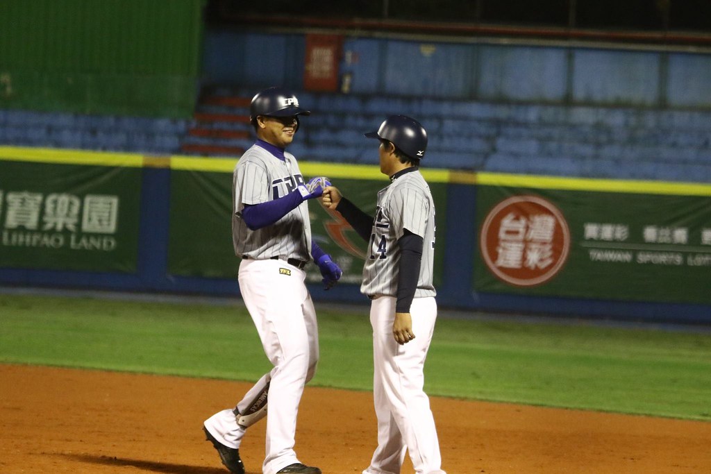 陽冠威4支4　中職聯隊開幕戰獲勝