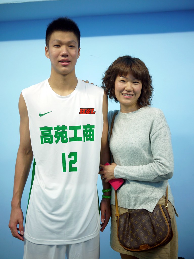 媽媽慫恿換跑道　曾于豪棄曲轉籃