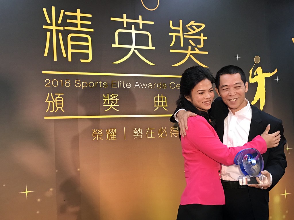 蔡溫義獲「最佳教練傑出獎」　愛徒許淑淨也得獎