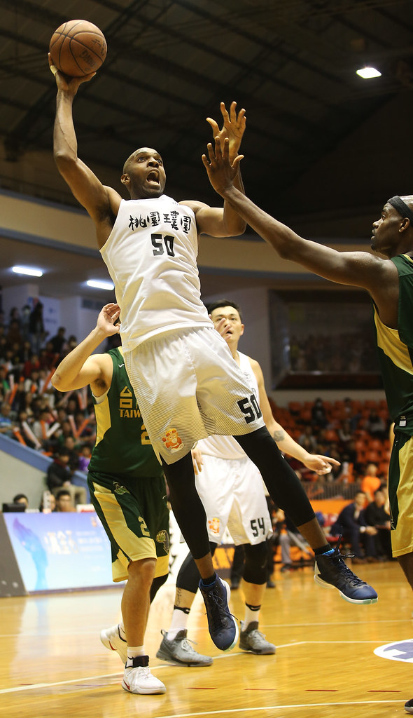 對台啤特別來勁？　Q：誰叫他們當初不選我