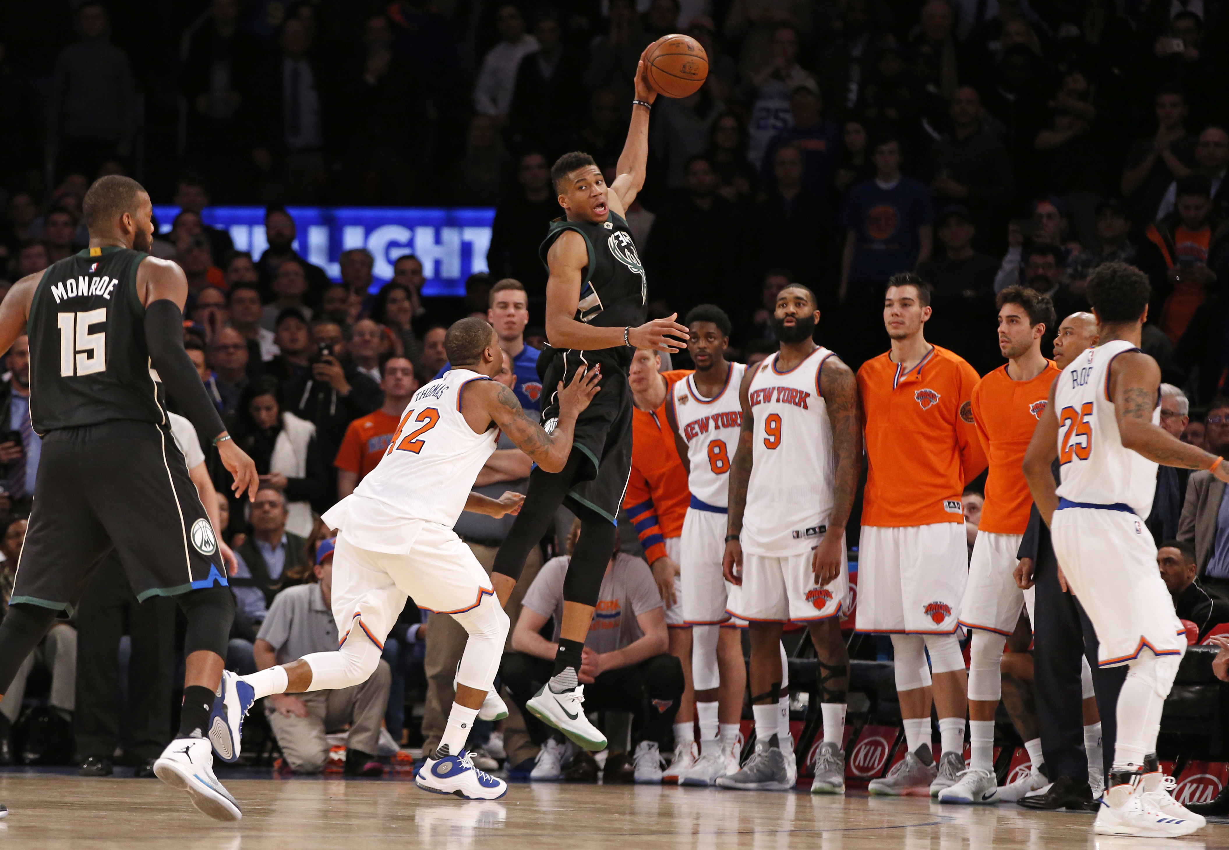 希臘怪物絕殺球　違反Barkley規則