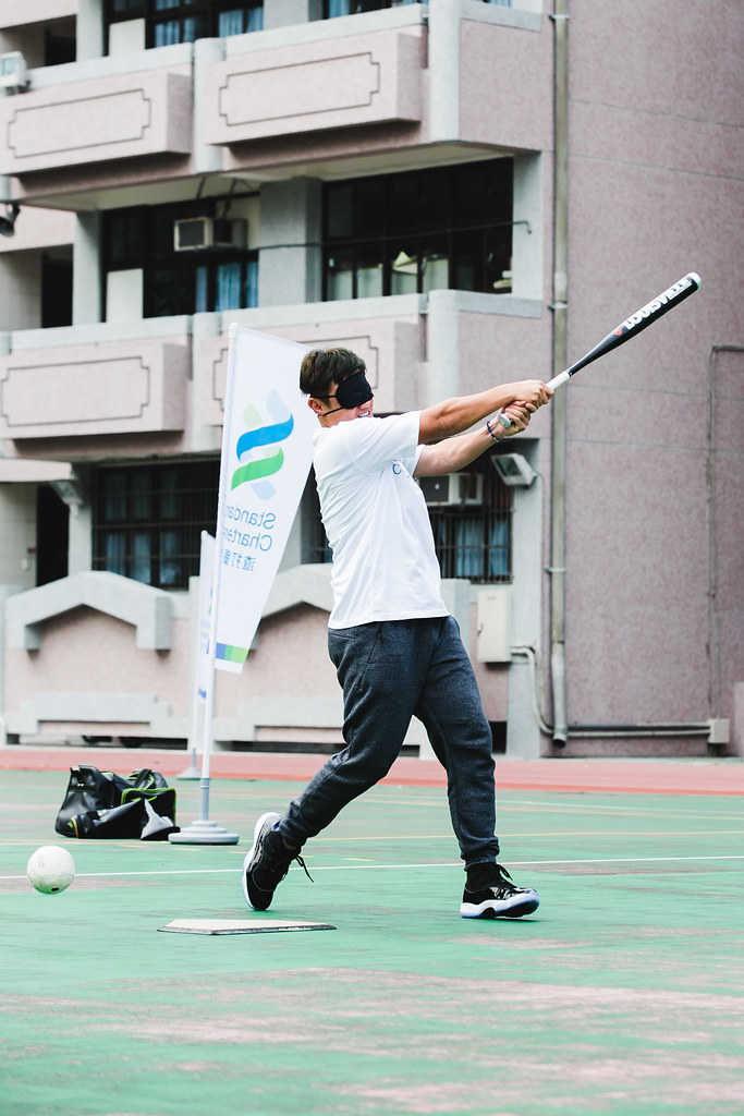 體驗盲棒揮空33次　陳鏞基：比打職棒難