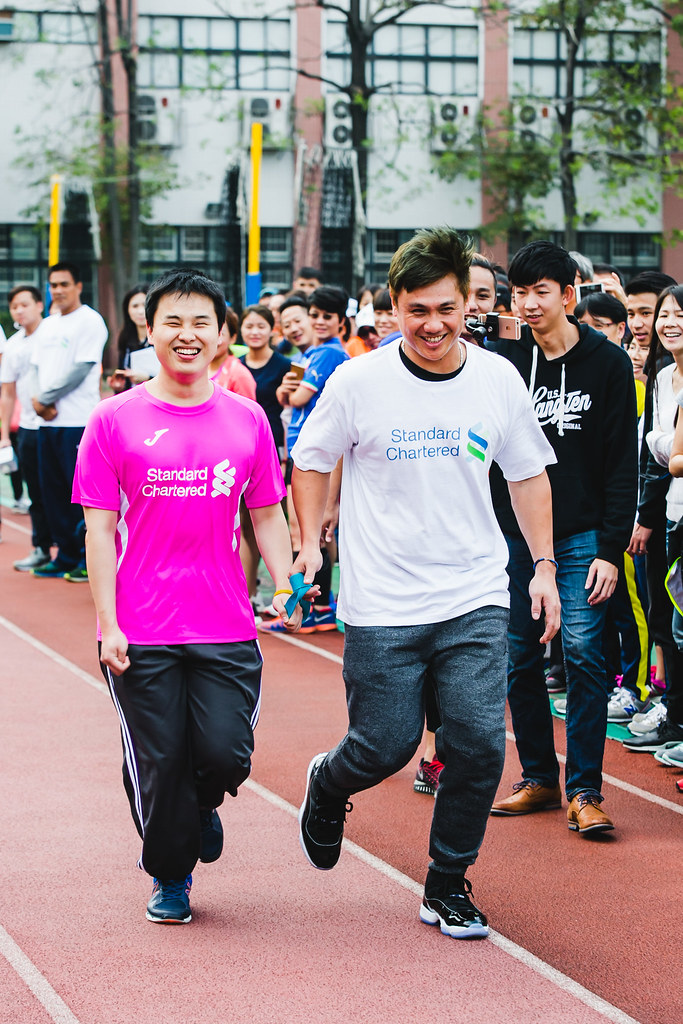 為公益站台　陳鏞基擔任視障陪跑員