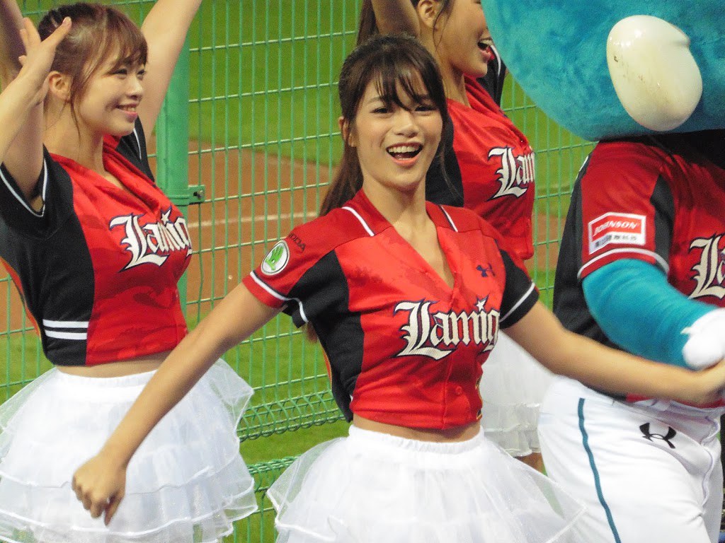 出戰日職聯隊　中職啦啦隊現場加油