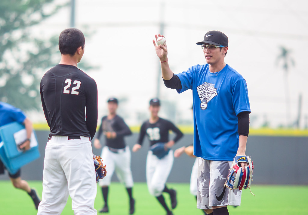 陽岱鋼現身巨人球場　多達50位日媒守候