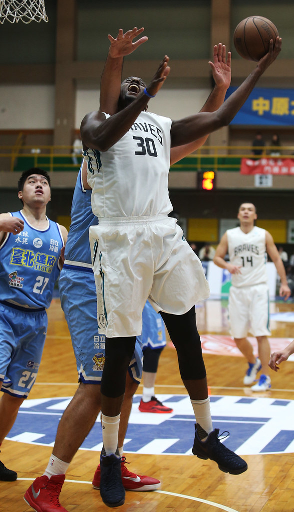 巴隆回鍋首戰　不敵布拉雙20