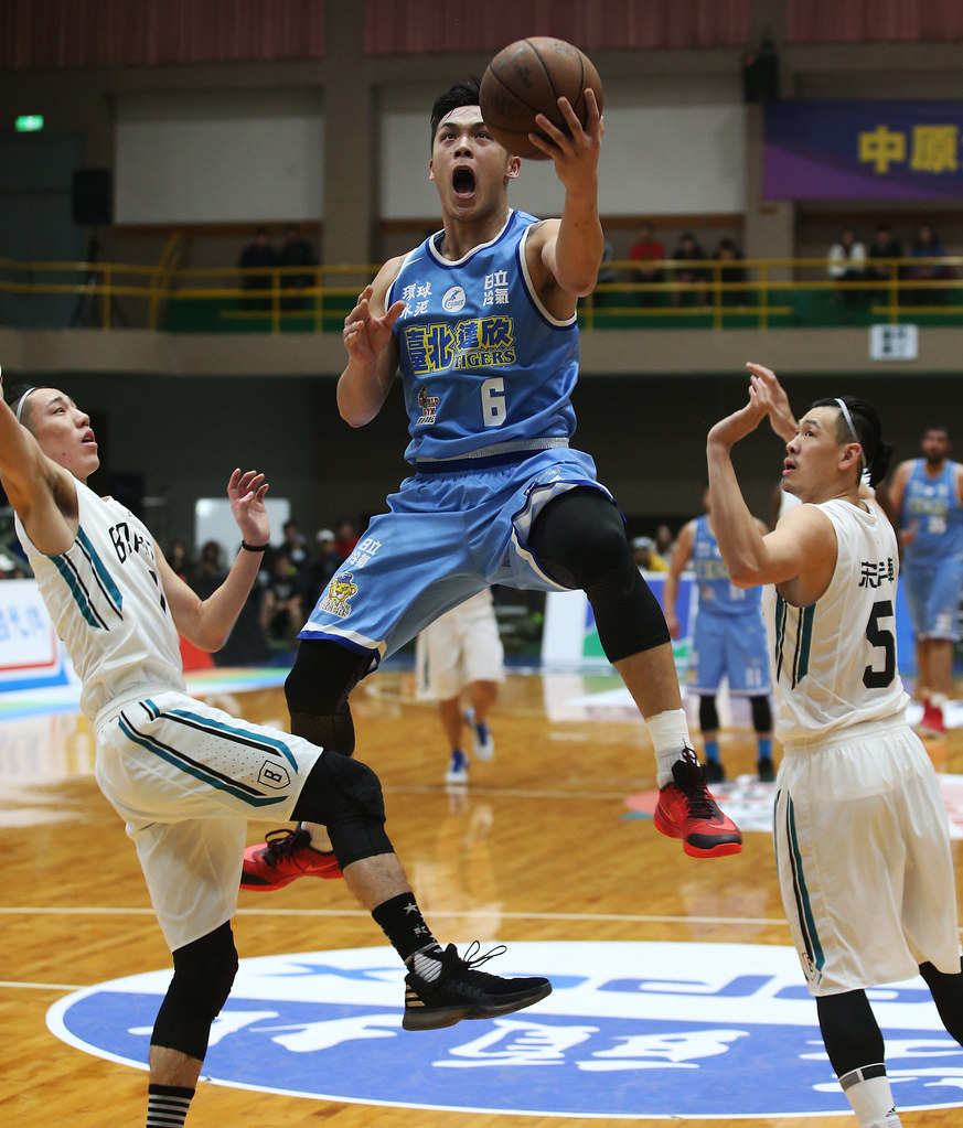 想在年前站好位置　達欣狂取5連勝