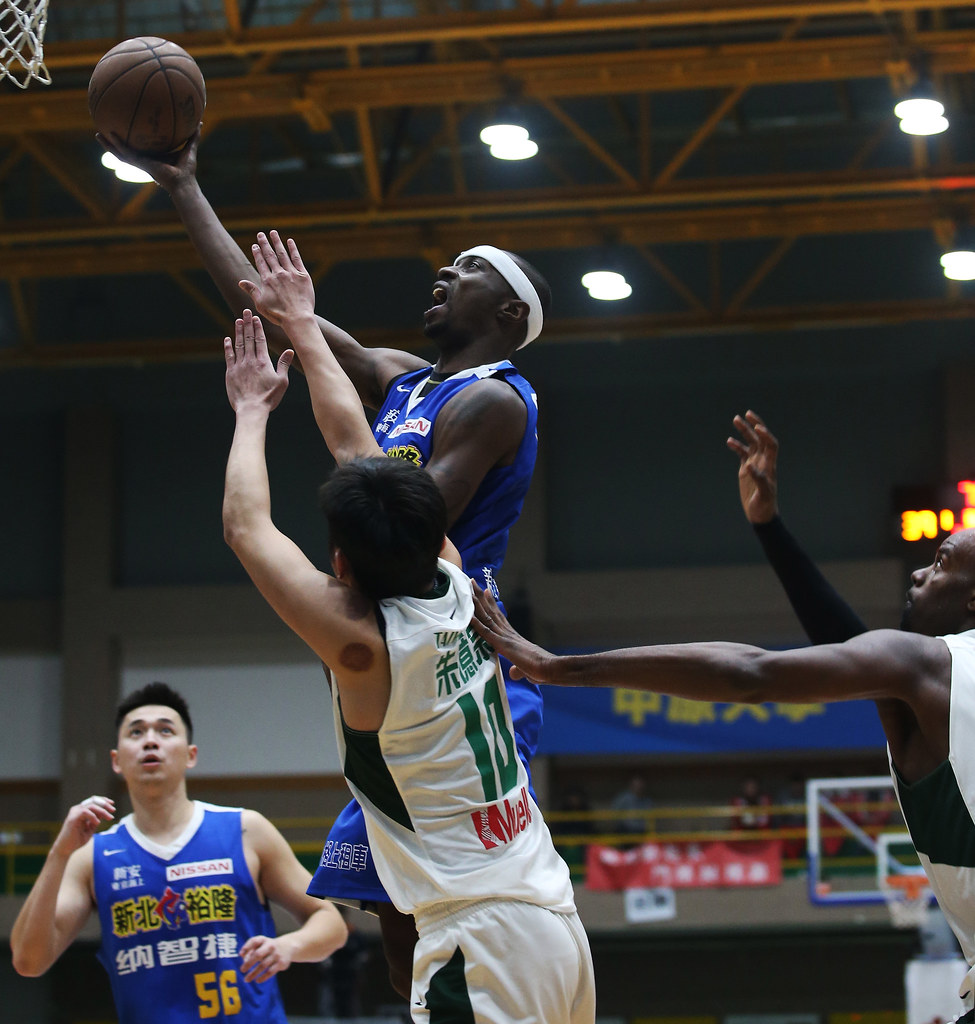 賀夫傷後跑跳自如　閻總：演很大