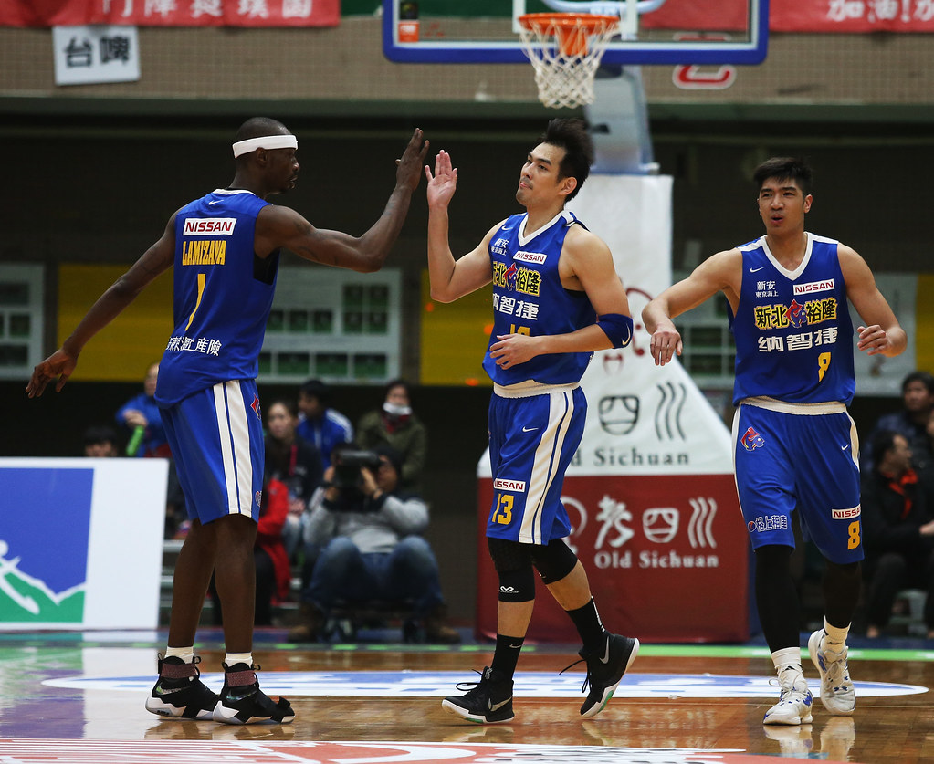 賀夫帶頭拚　裕隆搶第2好過年