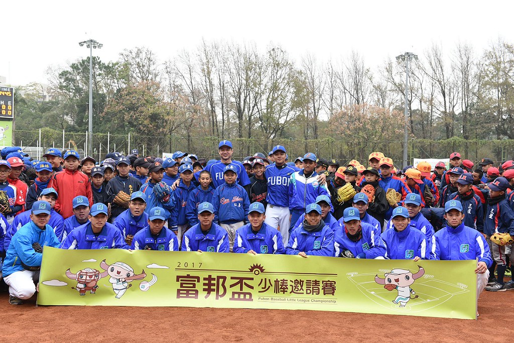 ​富邦交流營　陳凱倫、賴鴻誠親身指導