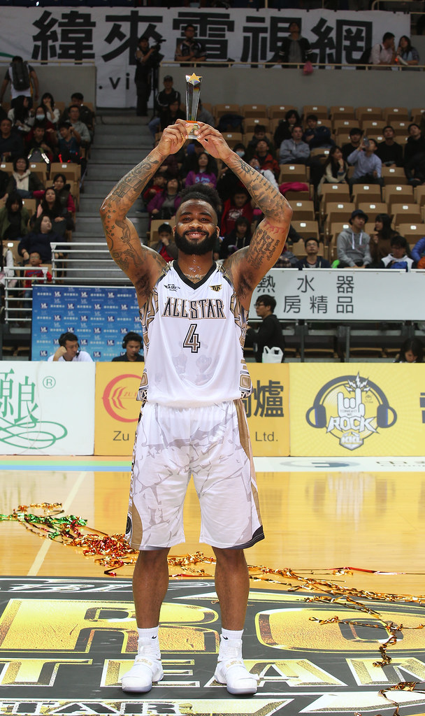 菲爾普斯超敬業　43分20籃板獲明星賽MVP