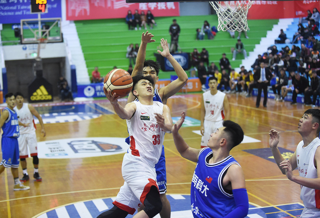 盧冠軒飆全場最高24分　台師大逆轉醒吾