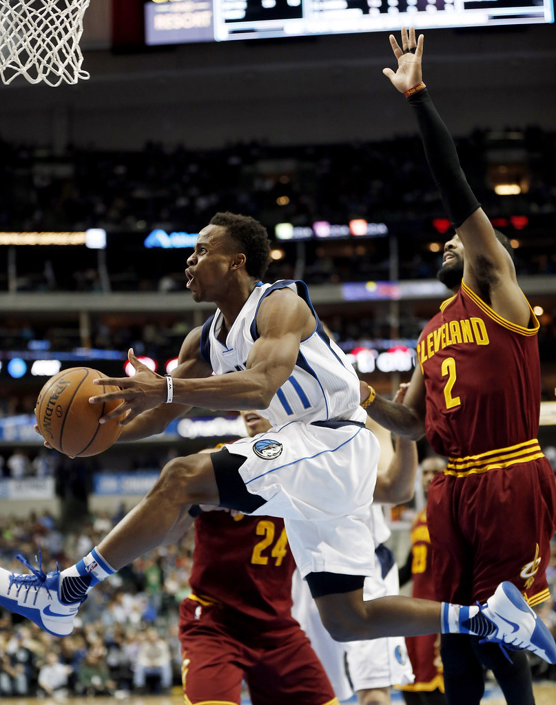 菜鳥Ferrell驚艷　小牛扳倒騎士