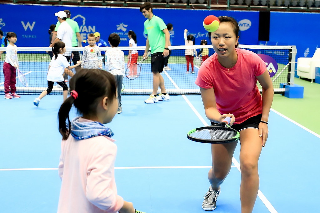 上小小球員教室　李亞軒笑認輸