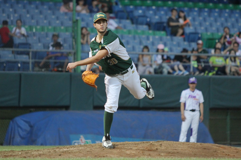 Downs重返中職　改披桃猿戰袍