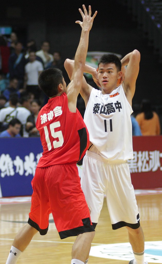 韓杰諭整季報銷　擔架問題引爭議