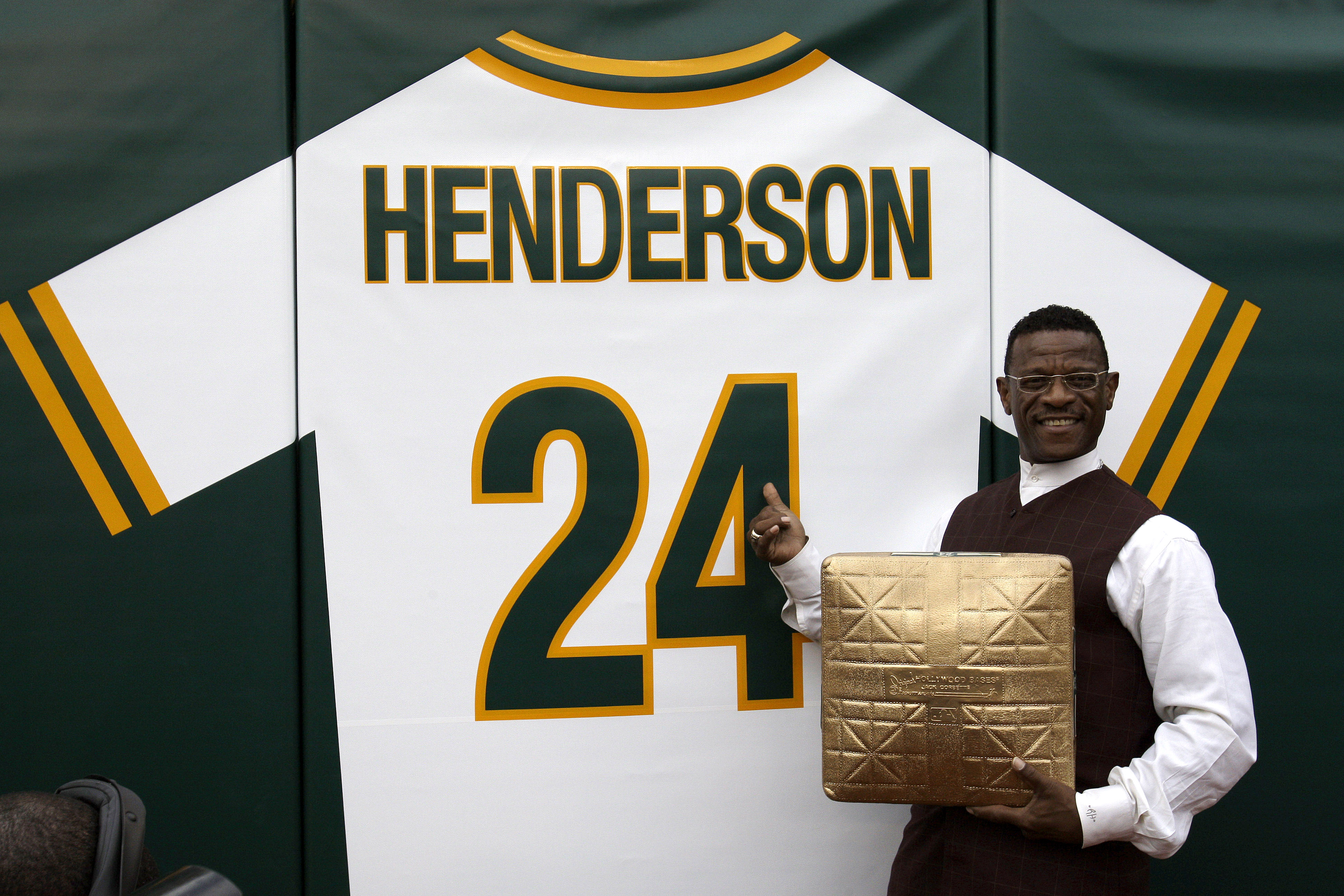 表彰Henderson成就　運動家主場以他為名