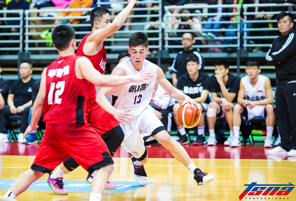 譚傑龍18分15籃板　止不住泰山4連敗