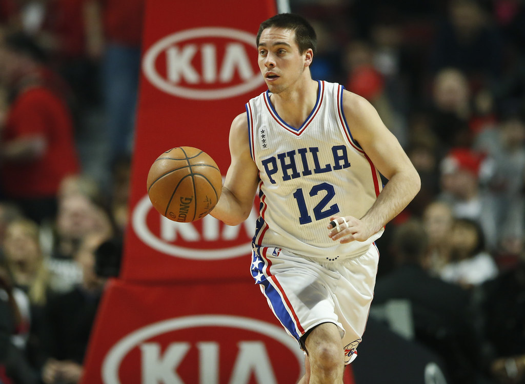 致勝跳投、再見抄截　McConnell拯救76人