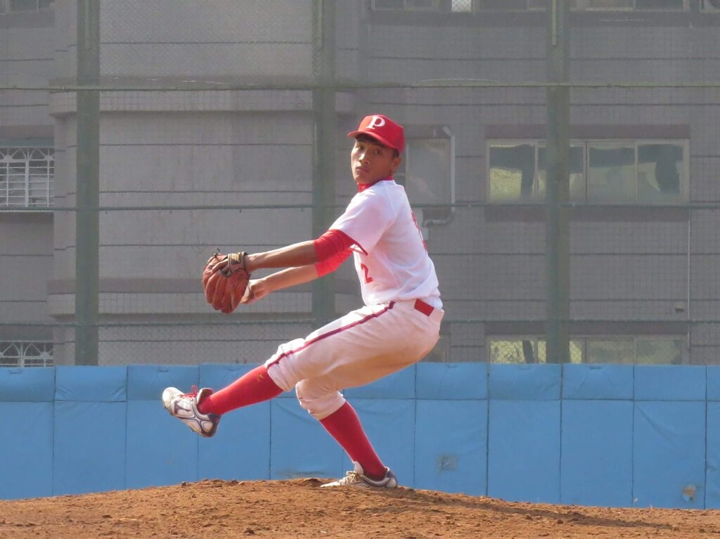 對手追打壞球　池俊偉飆10K奪勝