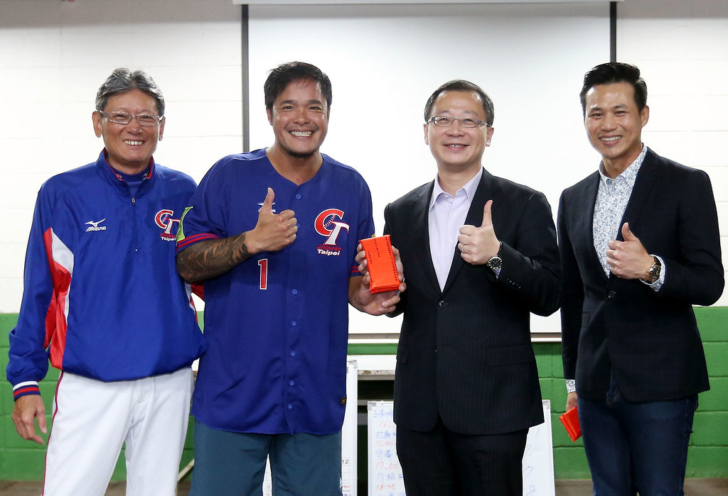 ​吳志揚贈40萬加菜金　盼中華隊打到美國去