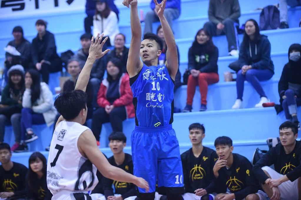 健行9勝入袋　晉級差1步