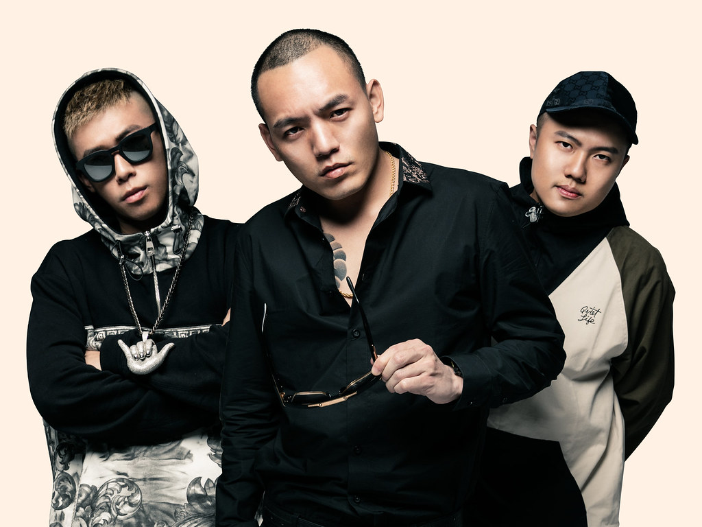 中信兄弟主場開幕戰　玖壹壹、金剛戰士炒熱全場