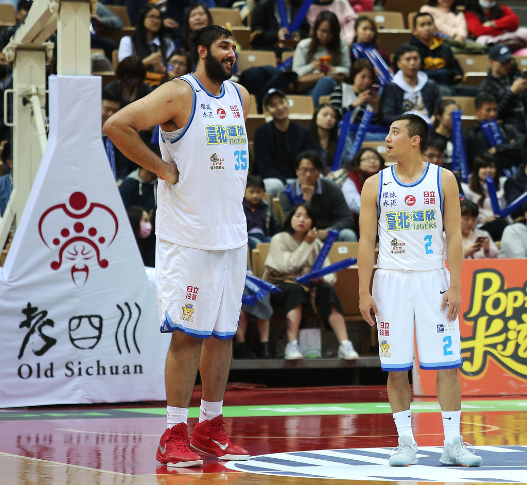 布拉、賀夫都3犯　裕隆上半場2分領先