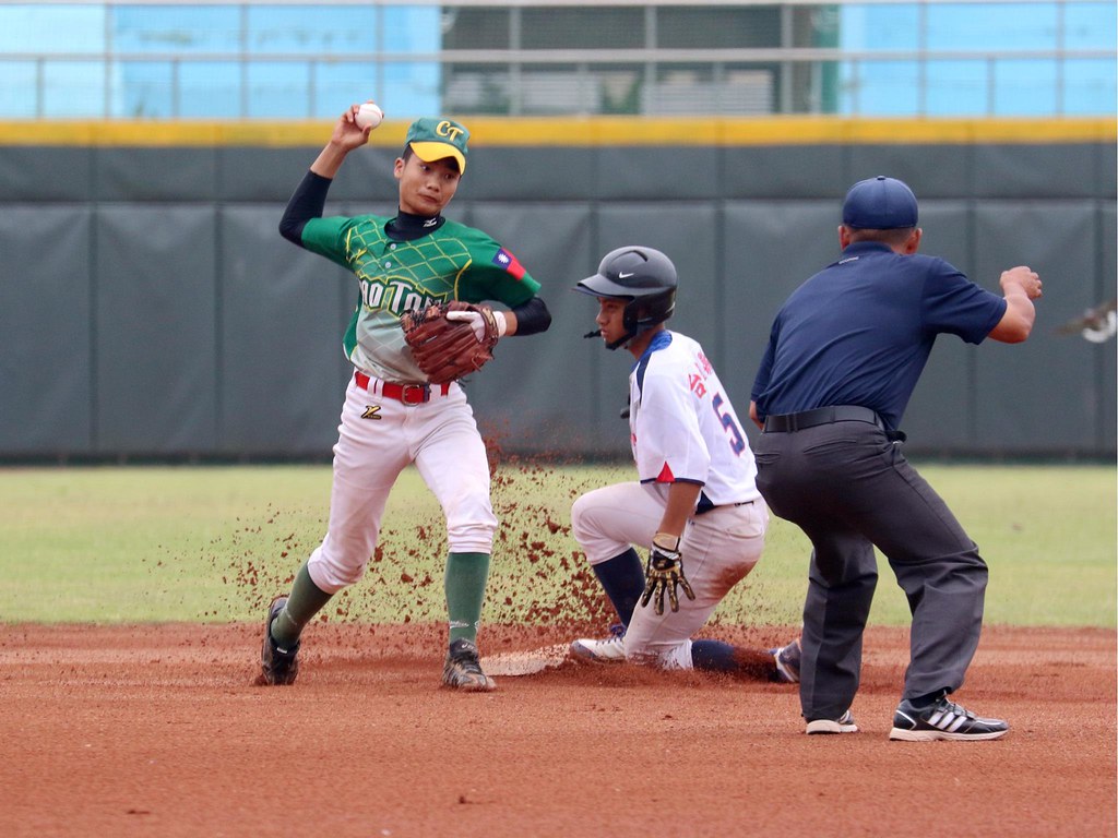 ​內野領導者　橋頭曾昱磬鞏固游擊守備  