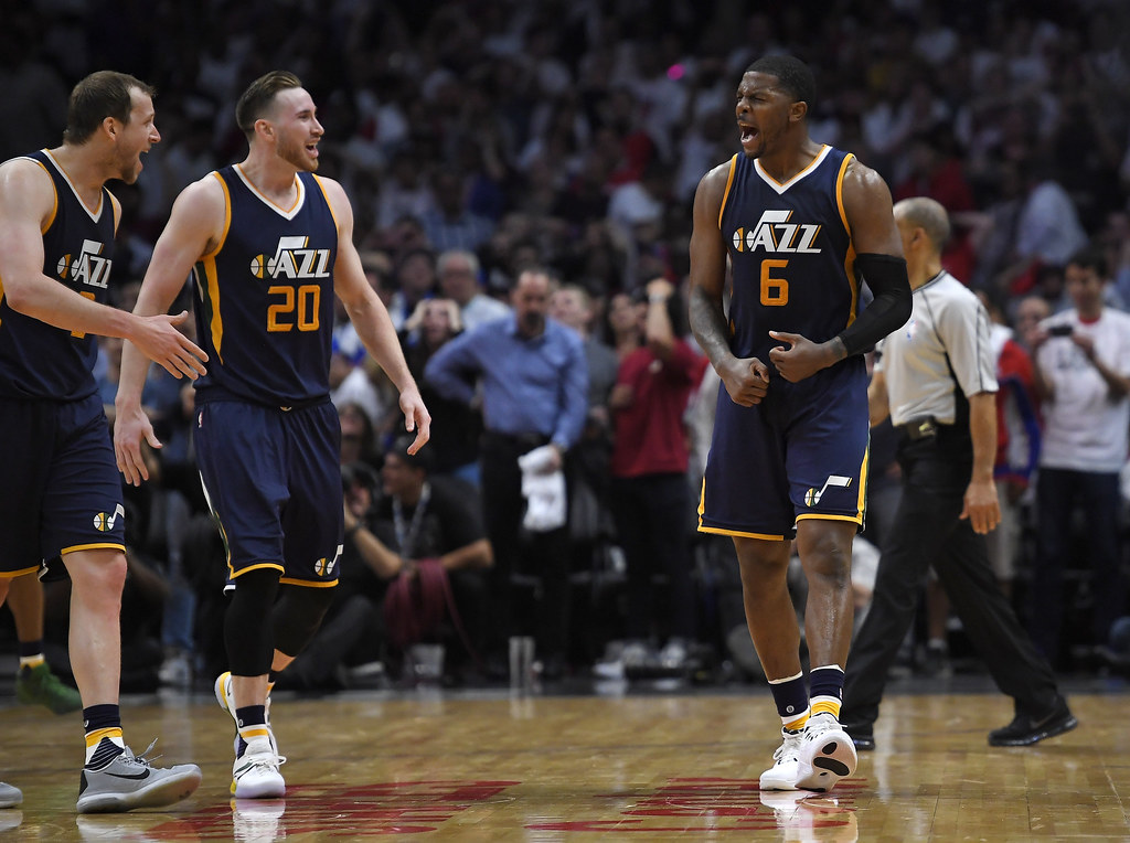 中段戰分高下　爵士擊沉快艇晉級