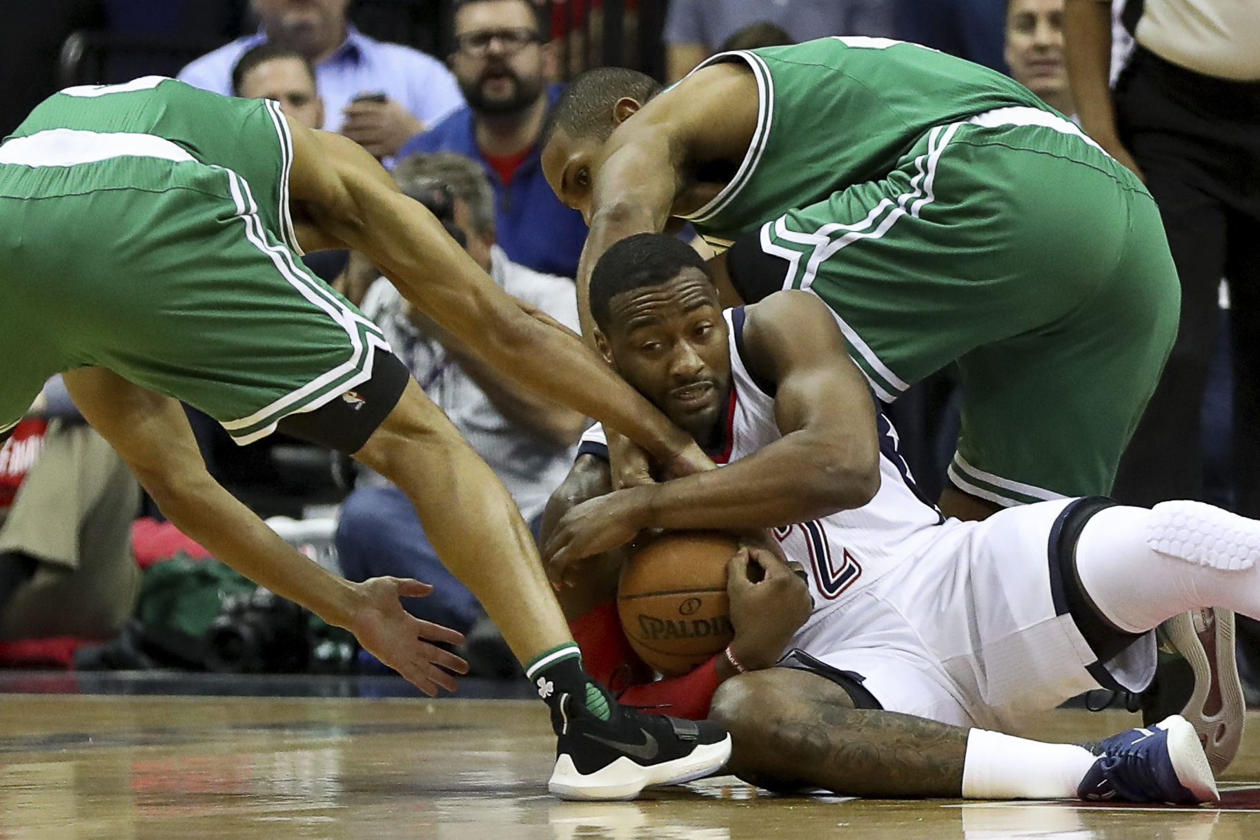 火爆衝突不斷　巫師大勝塞爾蒂克