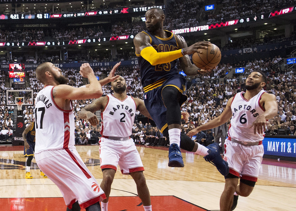 騎士再大勝暴龍　3連勝率先聽牌