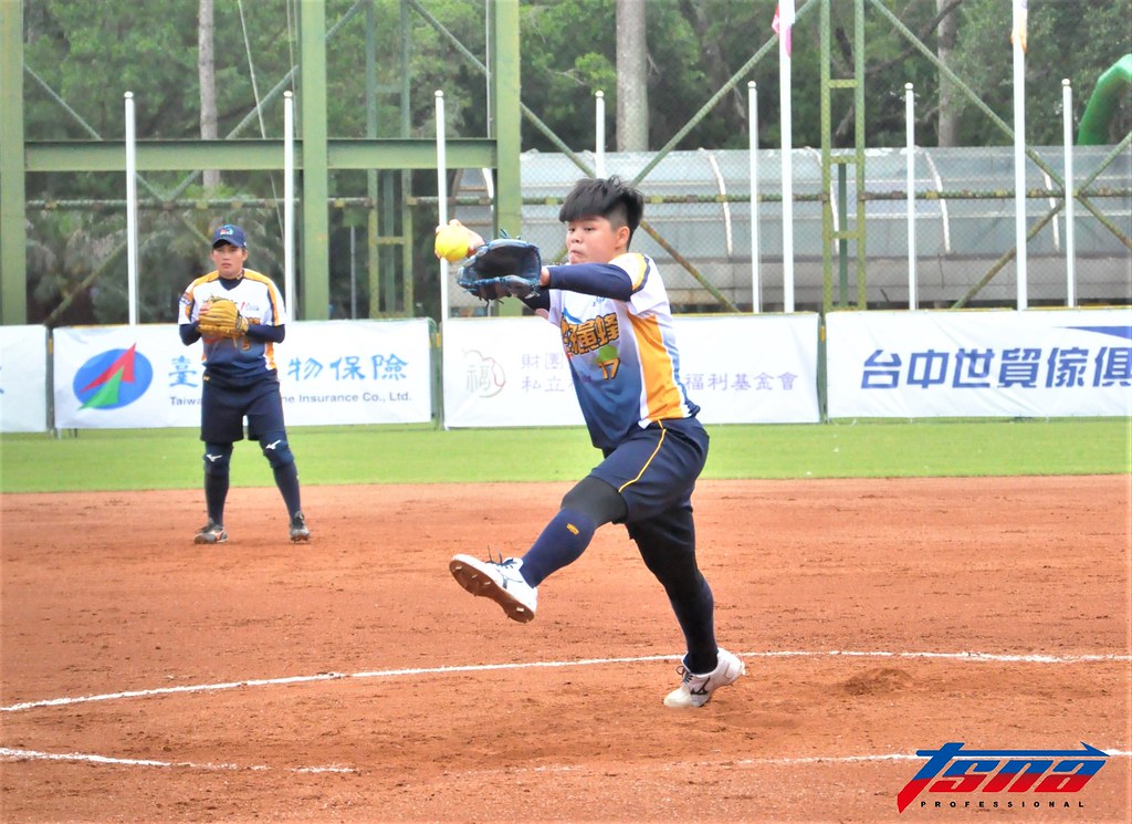 上班族兼任球員　陳昱汝從不喊苦