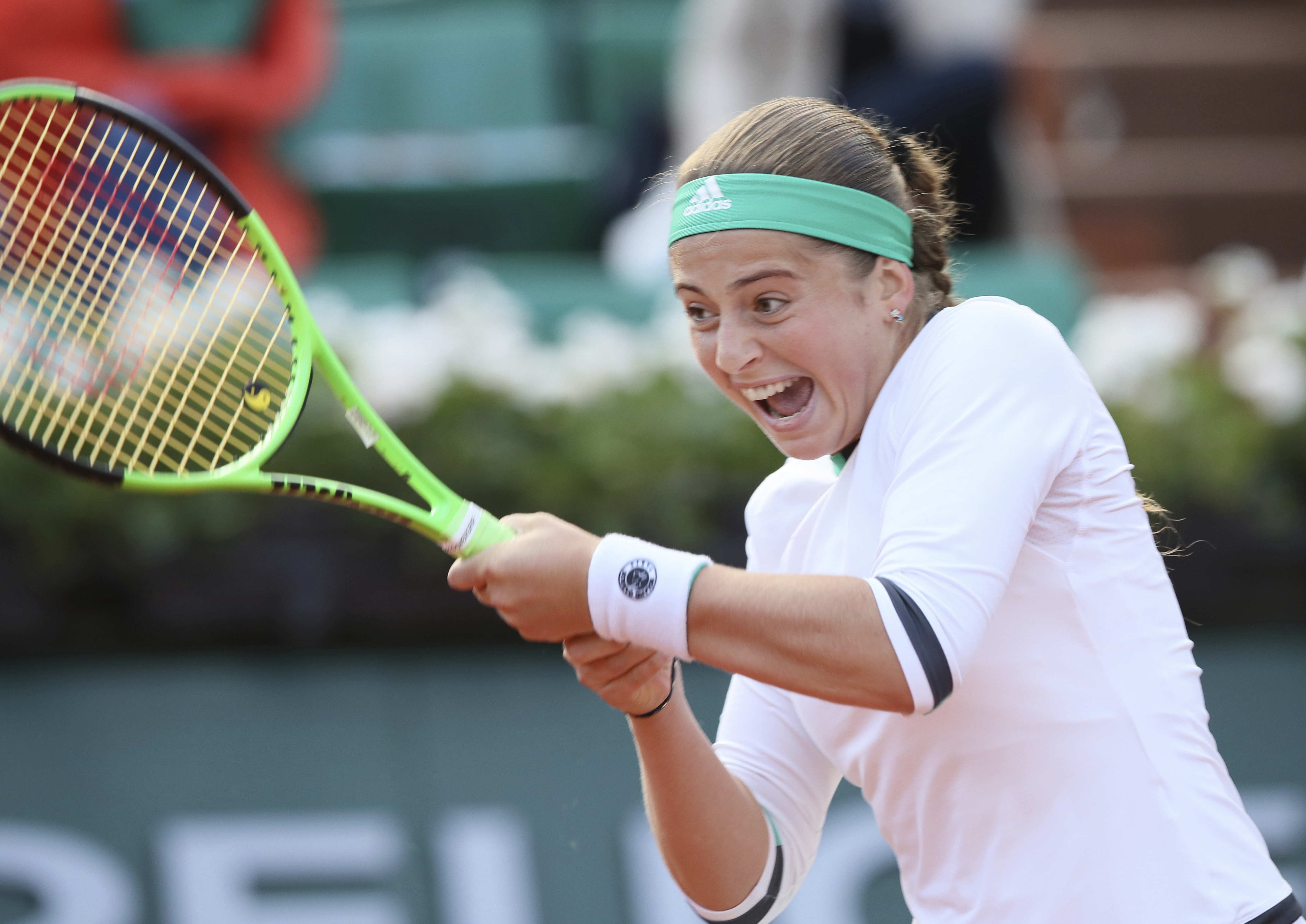 Bacsinszky、Ostapenko晉級　4強開生日趴