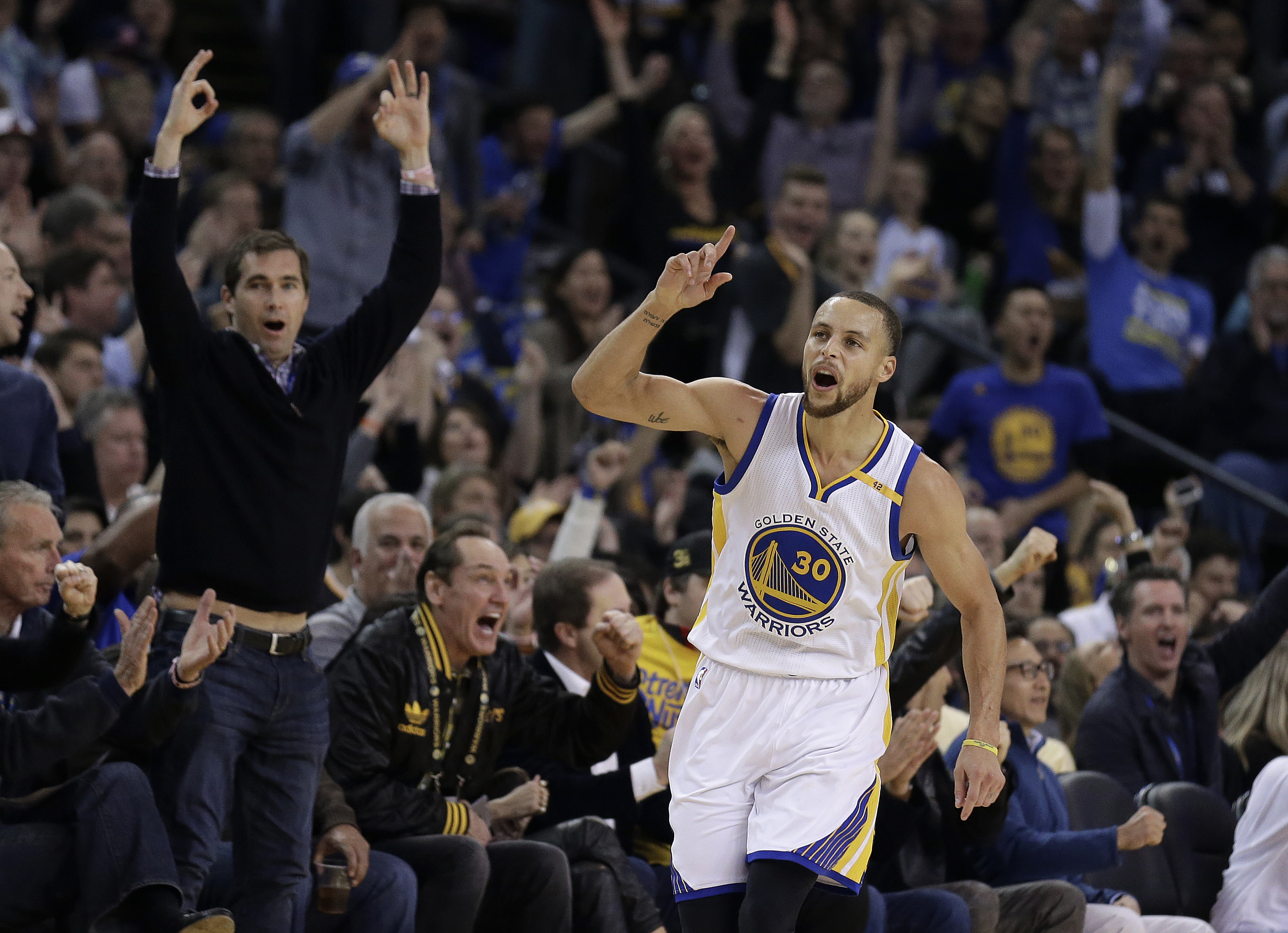Curry將簽創紀錄合約　LeBron認為該加倍