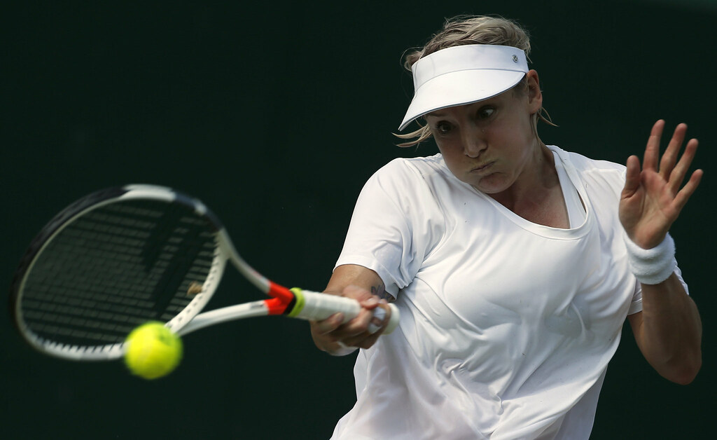 Mattek-Sands膝傷退賽　球場安全再成焦點