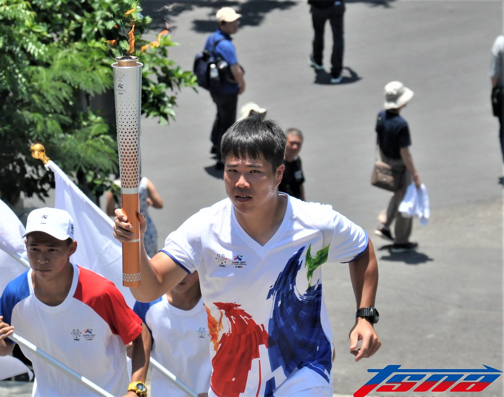 北高齊心　世大運聖火傳到高雄