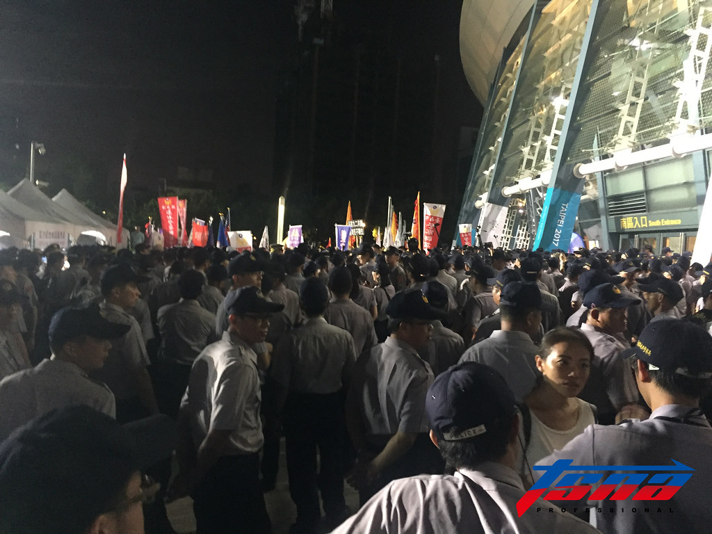 抗議團體堵住入口　運動員一度無法進場