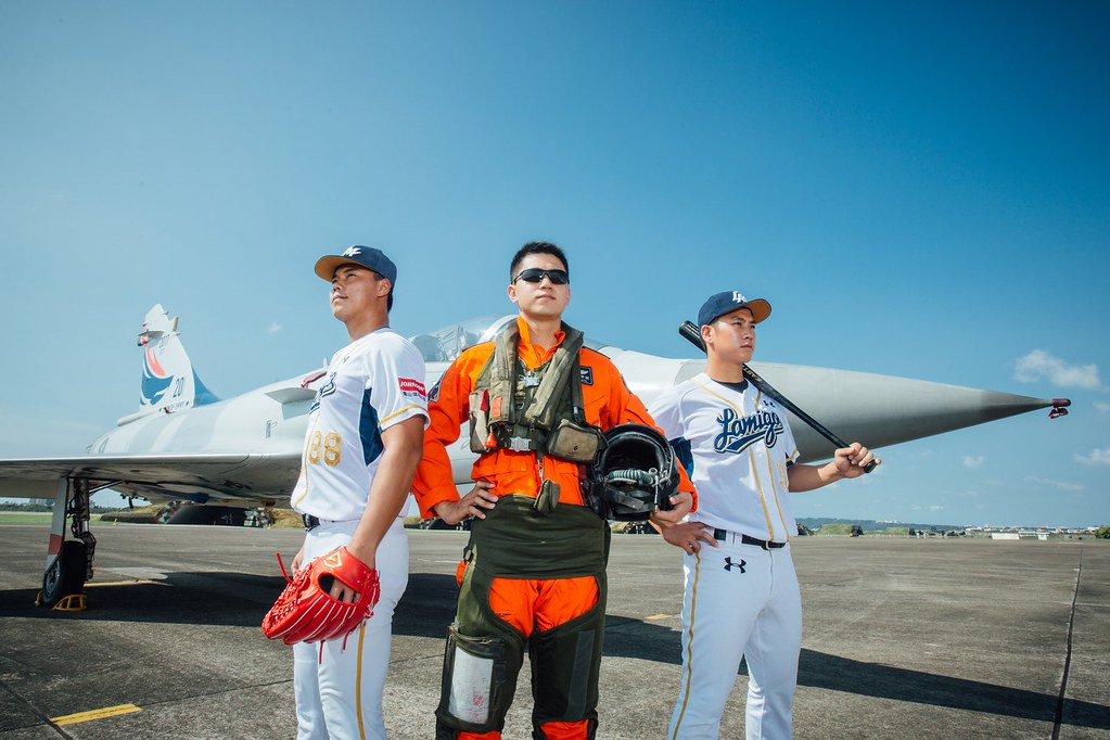 全猿戎耀戰場　阿迷趴向823致敬