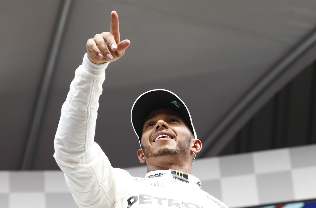 Hamilton成功阻擋Vettel攻勢　積分差距再拉近