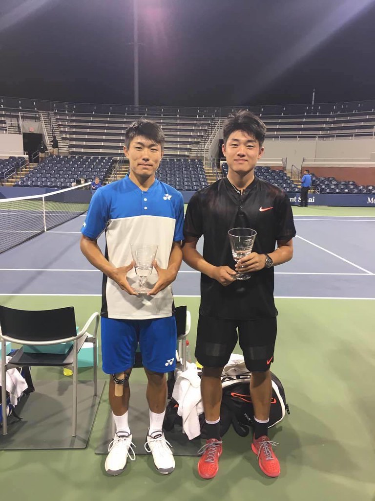 高捧美網青少年男雙金盃　許育修同年收3座大滿貫獎盃