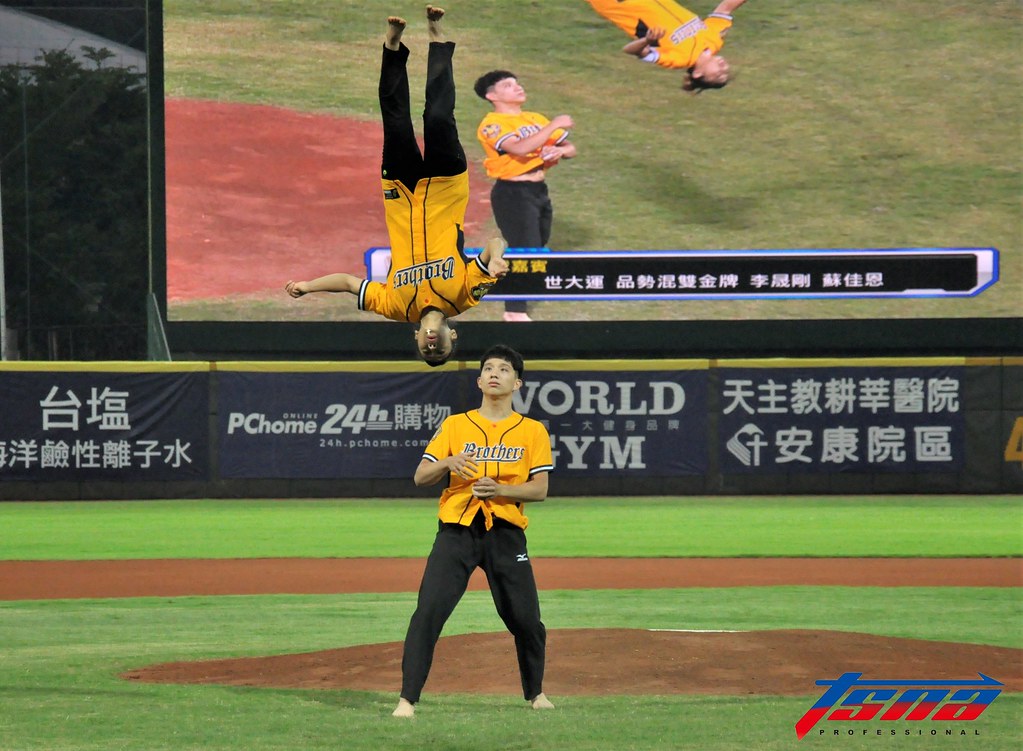 睽違2年天母首戰　李晟綱、蘇佳恩開出第1球