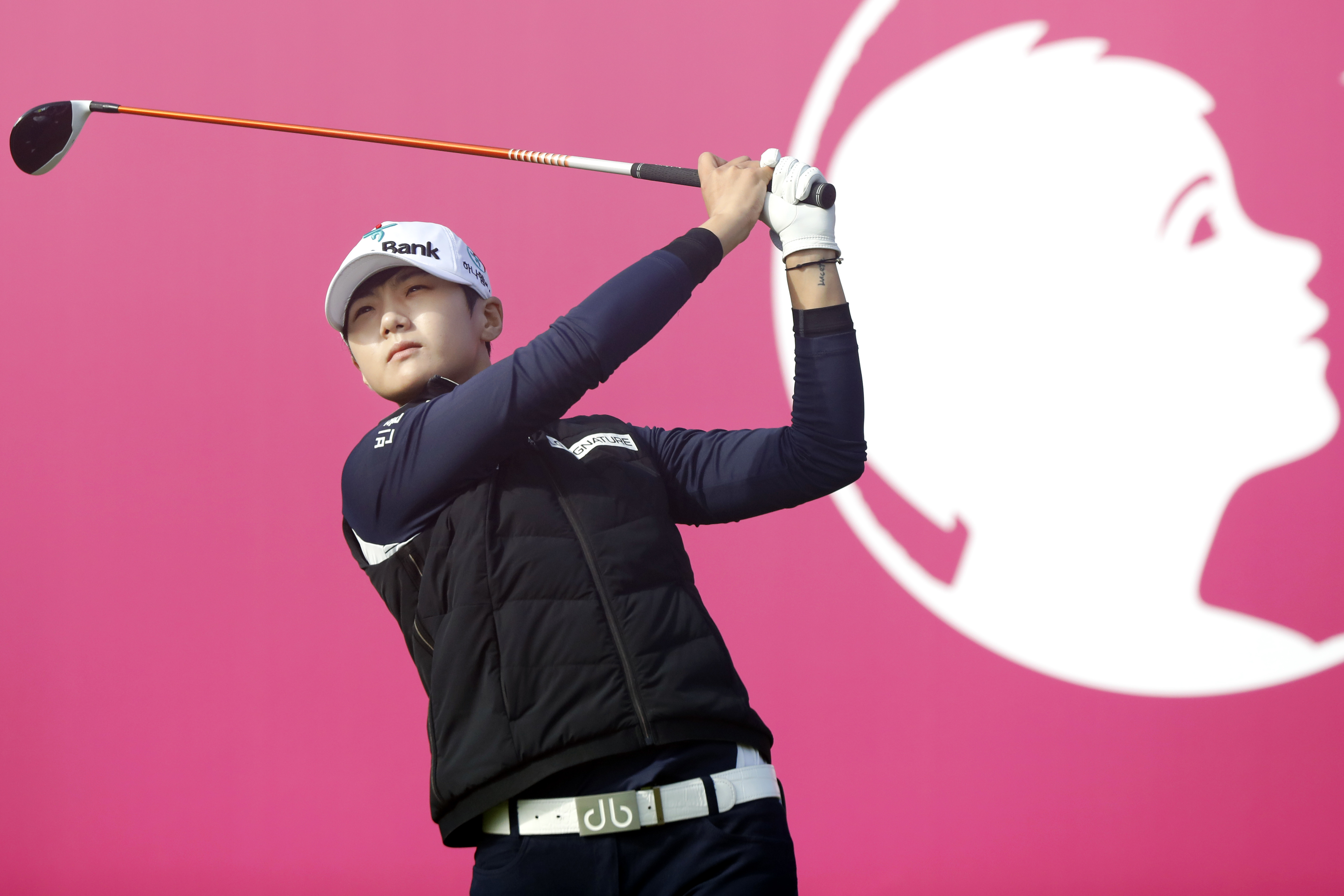 朴城炫2桿領先　錢珮芸暫並列第16