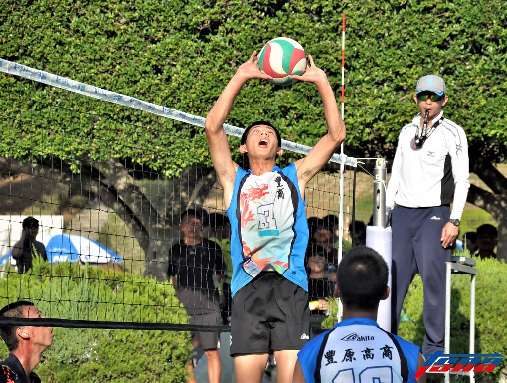 拋開偶像包袱　豐商輕鬆寫永信杯4連霸