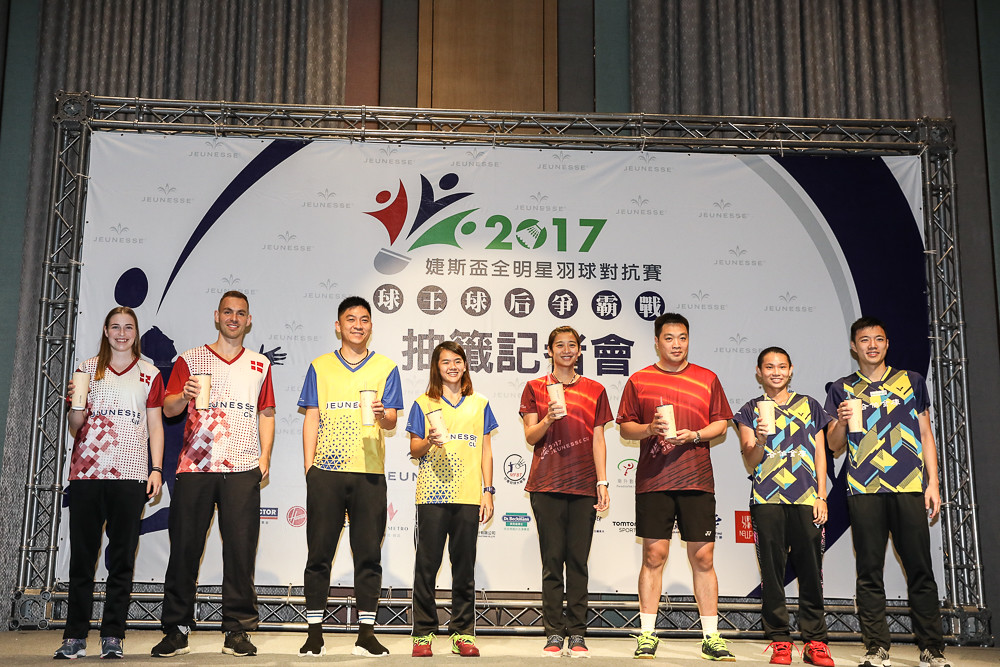 先禮後兵　戴資穎、王子維送珍奶迎客